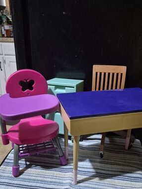 SCHOOL FURNITURE FOR 18" DOLLS